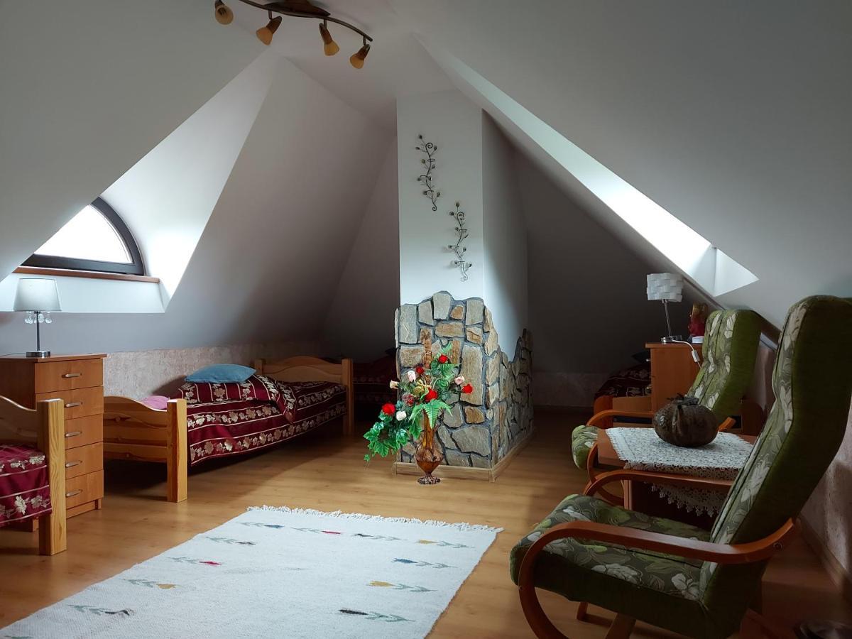 Bieszczadzki Dworek Ustrzyki Dolne Exterior foto